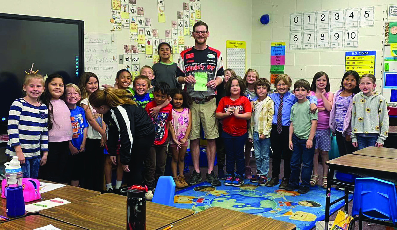 Henryetta Elementary Students Enjoy Career Fair